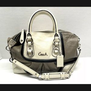 Coach purse!!